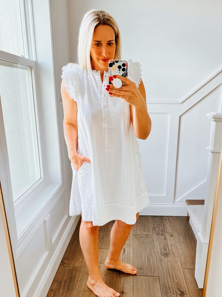 White Dress

Me and Em white cheesecloth dress - I am usually a 6 or 8, and went woth a 6 in this. It is very generous through the mid-section - swing style. Also comes with a belt to tie waist. 

#meandem #whitedress #greece #europeantravel



#LTKParties #LTKTravel #LTKStyleTip