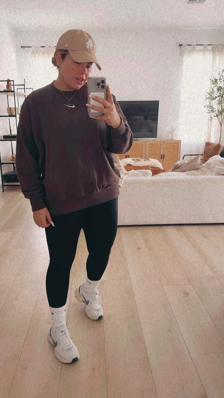 Nike Sweatshirt size L 
Amazon leggings size L 
Nike sneakers tts 
Use code shayna10 on Miranda Frye 