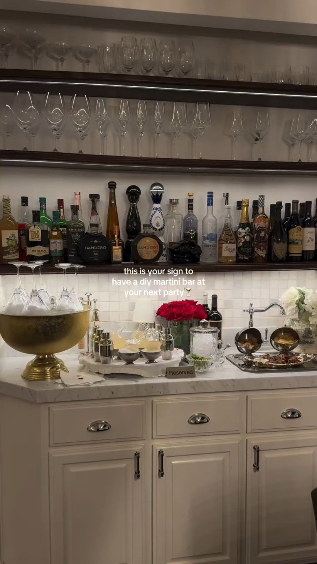 Save this for this holiday season🤍#martinibar #diymartini #martini #hostingidea #hostess #hostingtip #cocktailidea #pinterestaesthetıc #ralphlauren #ralphlaurenaesthetic #pinterestaesthetıc #homeinspo