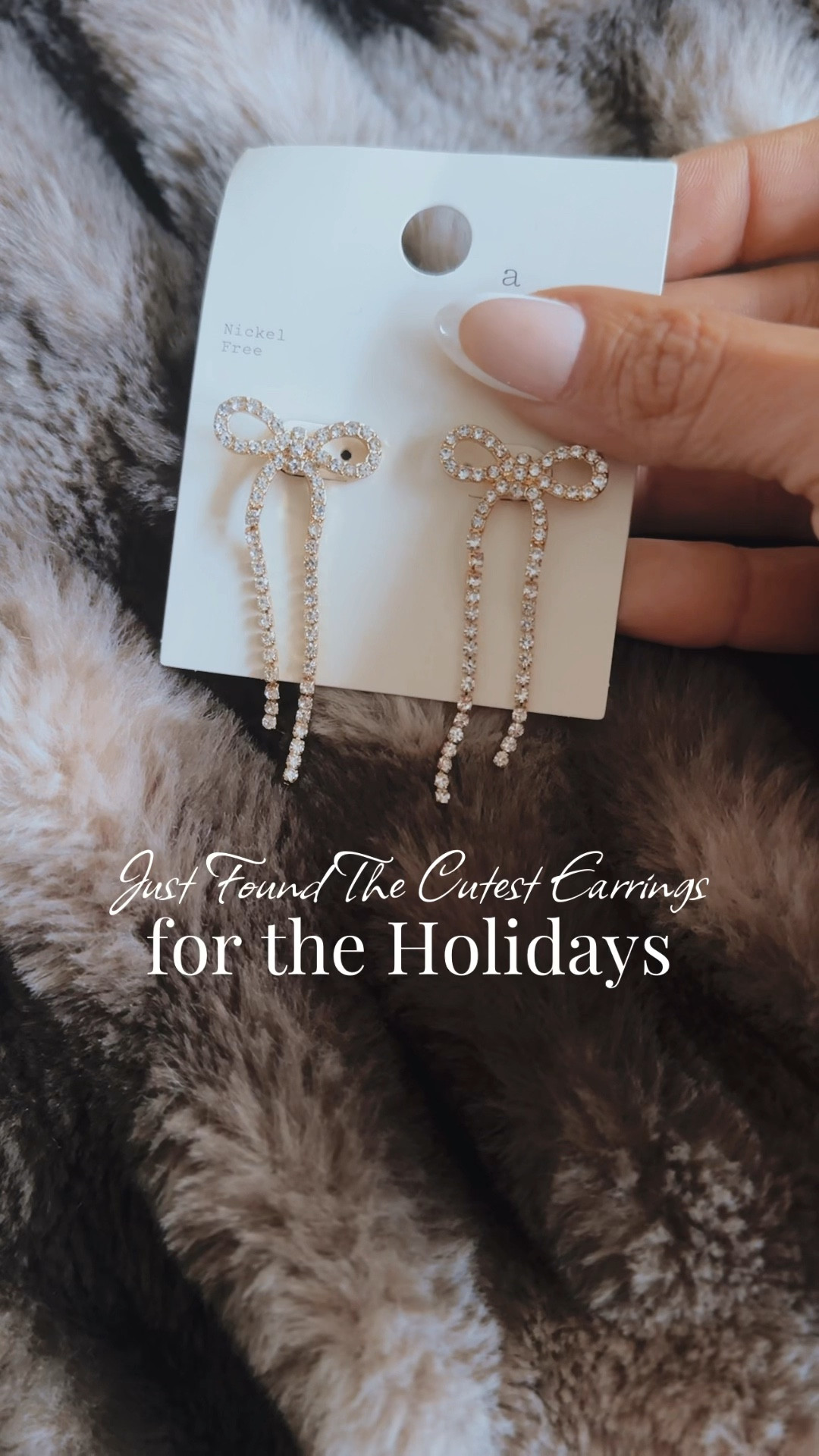 Anyone else so obsessed with Bows this holiday season?! These ones I just got are so cute and perfect for your holiday outfits!