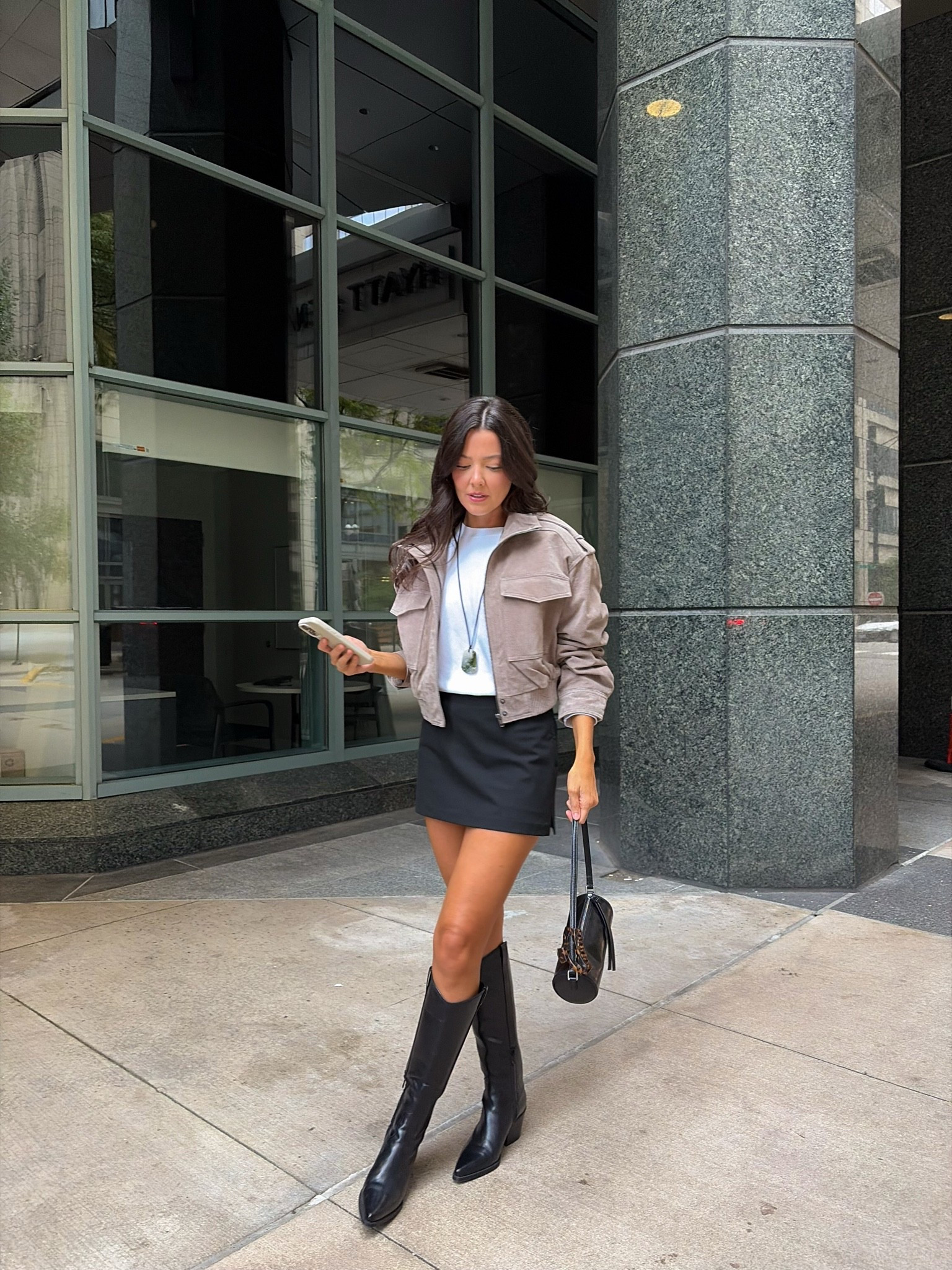 Hello Chicago!!! I am 5’7” wearing small in the jacket and white tshirt, and 2/small in the skort!