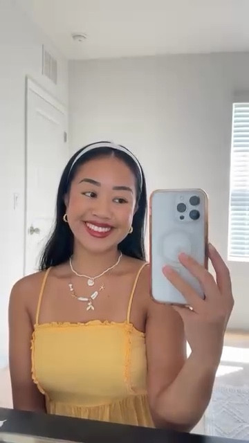 I love using @andbyromand in the “Dewyful Water Tint” in shade 04 Chili Up - as a blush and lipstick! Such a great tone 🫶🏼