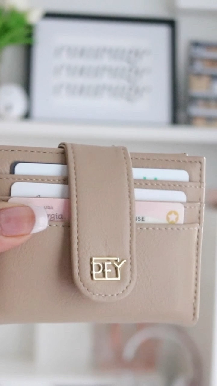 Amazon Handbag Finds 

#LTKFind #LTKitbag #LTKhome