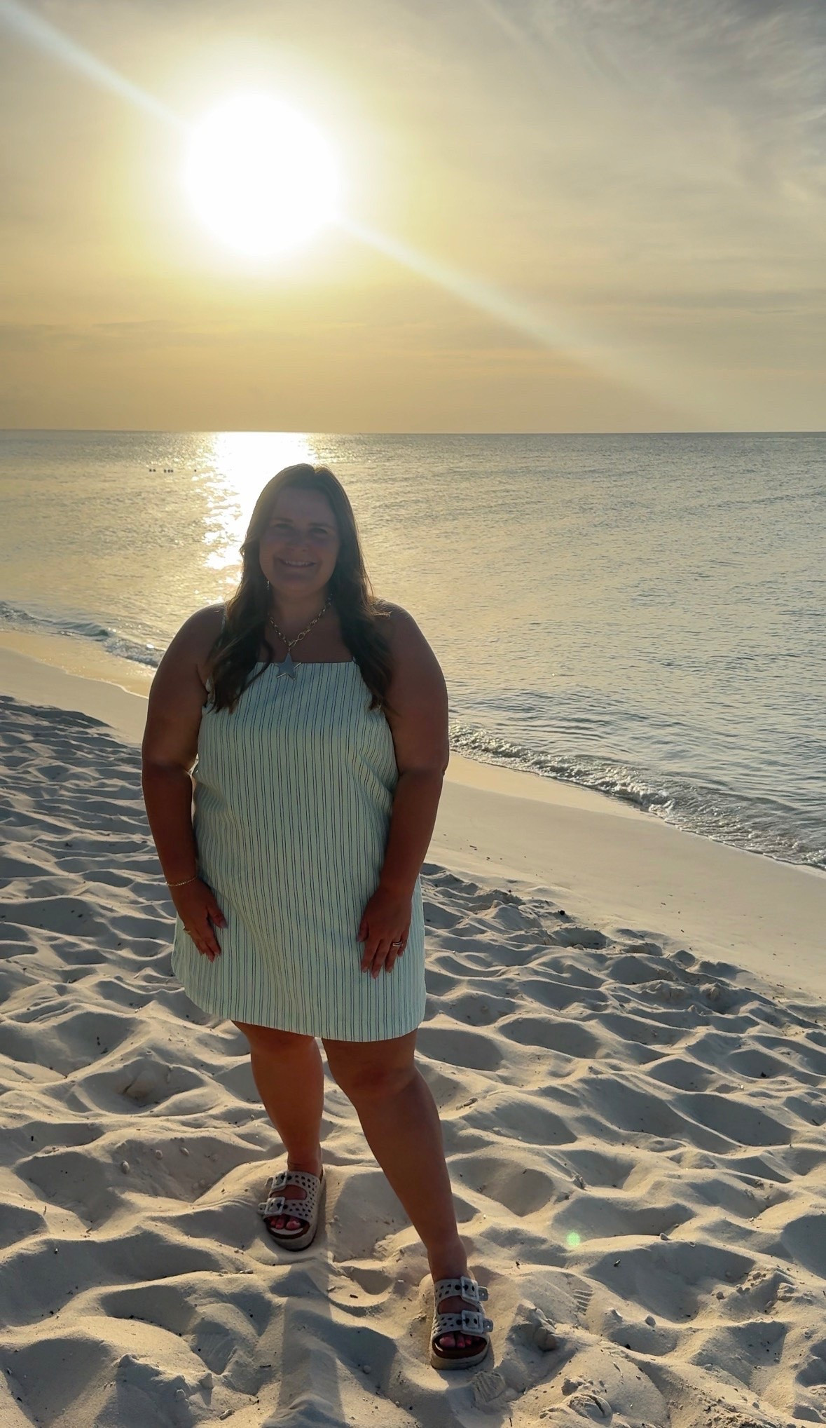 Wearing an xl in this old navy dress. It’s the prettiest green shade for summer. Perfect for a beach trip and it’s curvy girl friendly. I’m 5’1 and a size 16.

#LTKootd #LTKMidsize #LTKPlusSize