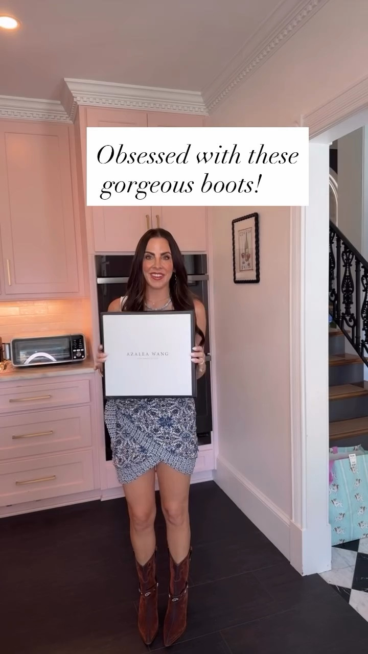 Serving western glam with a side of confidence 🤎✨

These gorgeous boots from AKIRA @shopakira are giving the perfect western vibe and I am OBSESSED. The statement, the edge, the way they pull an entire look together… love love LOVE these 🤠🔥

Whether you’re headed to brunch, a concert, or just want to elevate your everyday outfit—these boots are that girl.

Shop the look on my LTK 💫