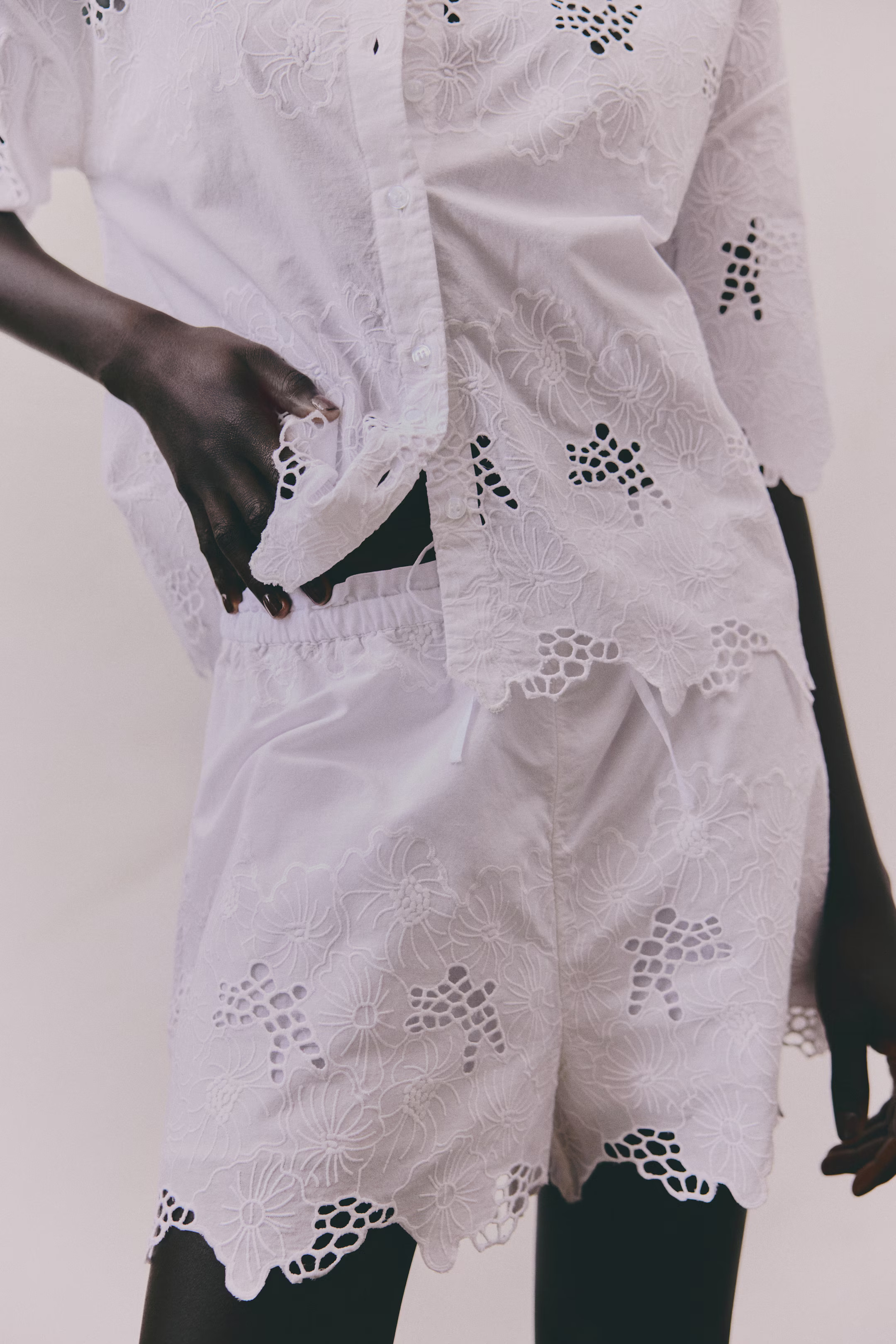 - Broderie anglaise shorts - White - Ladies | H&M GB | H&M (UK, MY, IN, SG, PH, TW, HK)