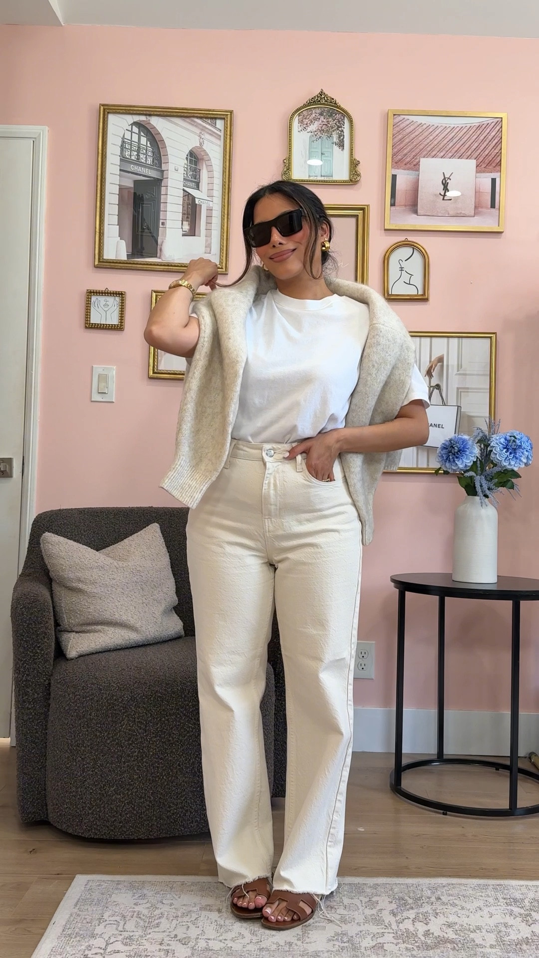 Monochromatic chic Spring outfit 🥰
Jeans size 28
Top M
Lip Liner cork
Hourglass lipstick Magnolia 