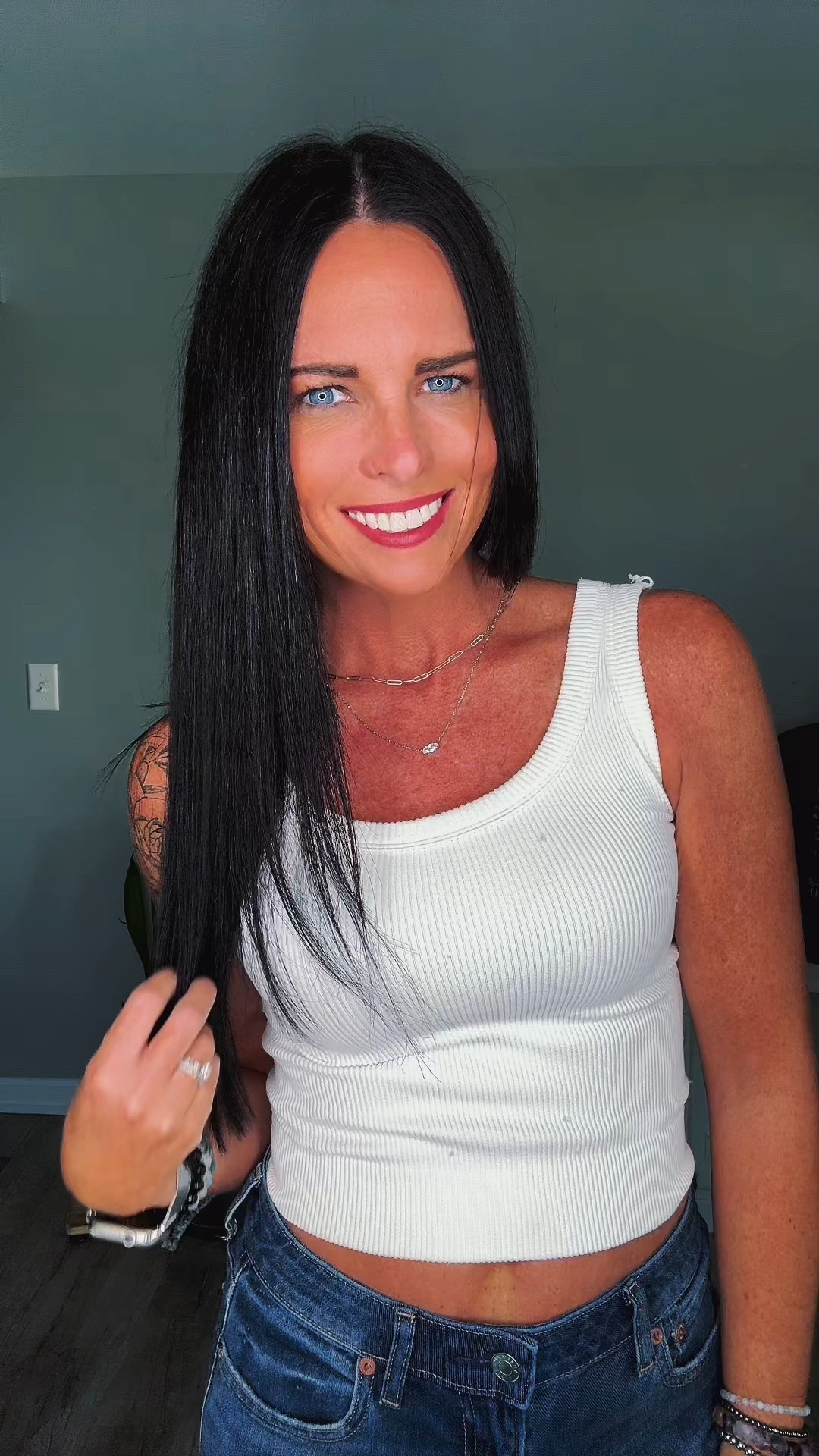 Moroccanoil is my absolute favorite hair product! It’s the ONE hair product I cannot live without! If you haven’t tried it-do it! I put it on wet after I wash my hair, and I even use it when my hair is dry to tame the fuzziness! It keeps my hair hydrated AND shiny! #favoritehairproduct #moroccanoil #moroccanoilhair #shinyhair #hairhydrating 