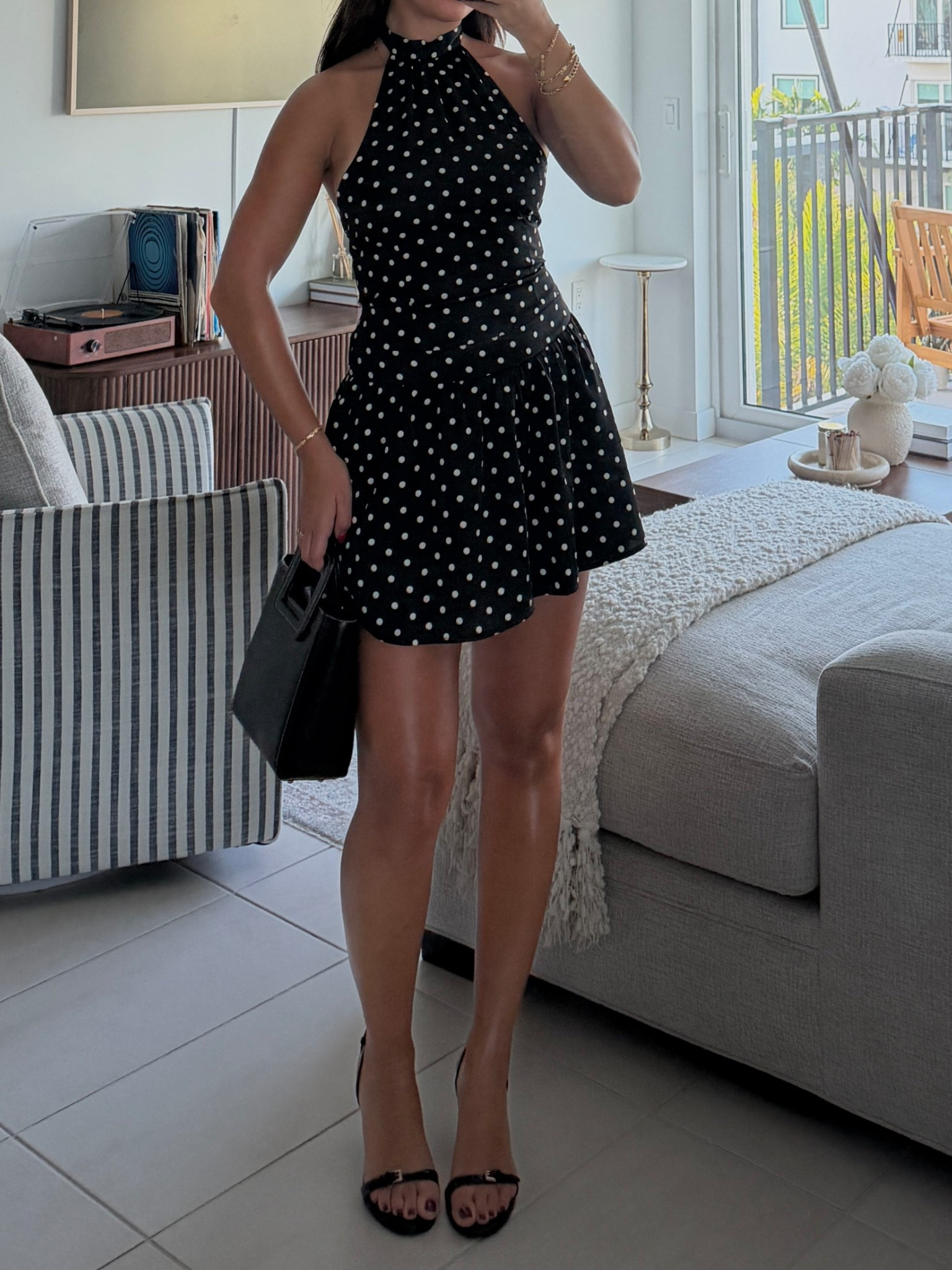 My go-to routine for the glowiest legs 🖤 
Order of business:
1. Cyclar lactic acid in shower
2. Loccataine shower oil 
3. Loccataine supple oil 
4. Josie Maran body cream 
5. Patrick Ta body glow 

#LTKselfcare