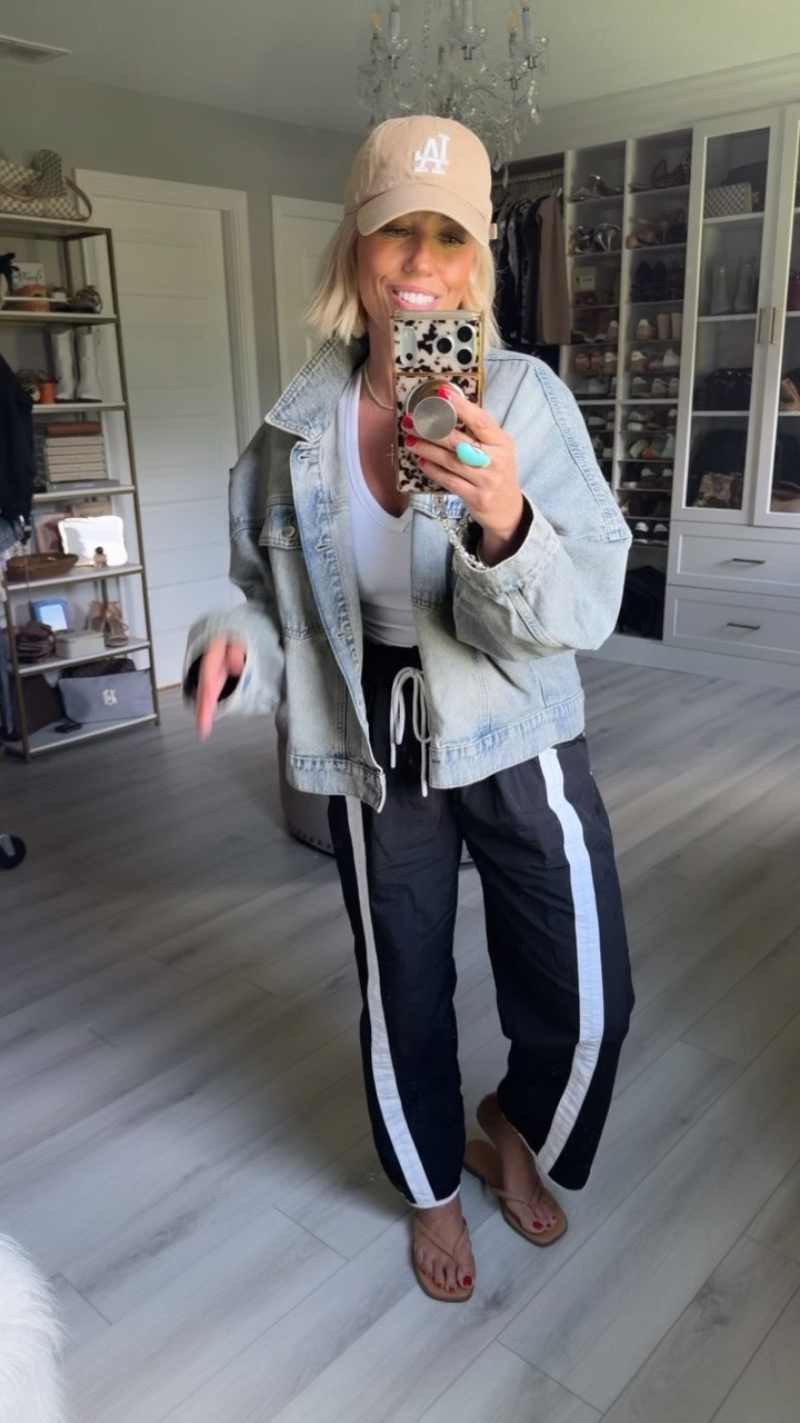 OOTD
Jacket Medium (runs oversized- could have done small)
Tank small
Pants Medium

#LTKmomlife #LTKootd #LTKTravel