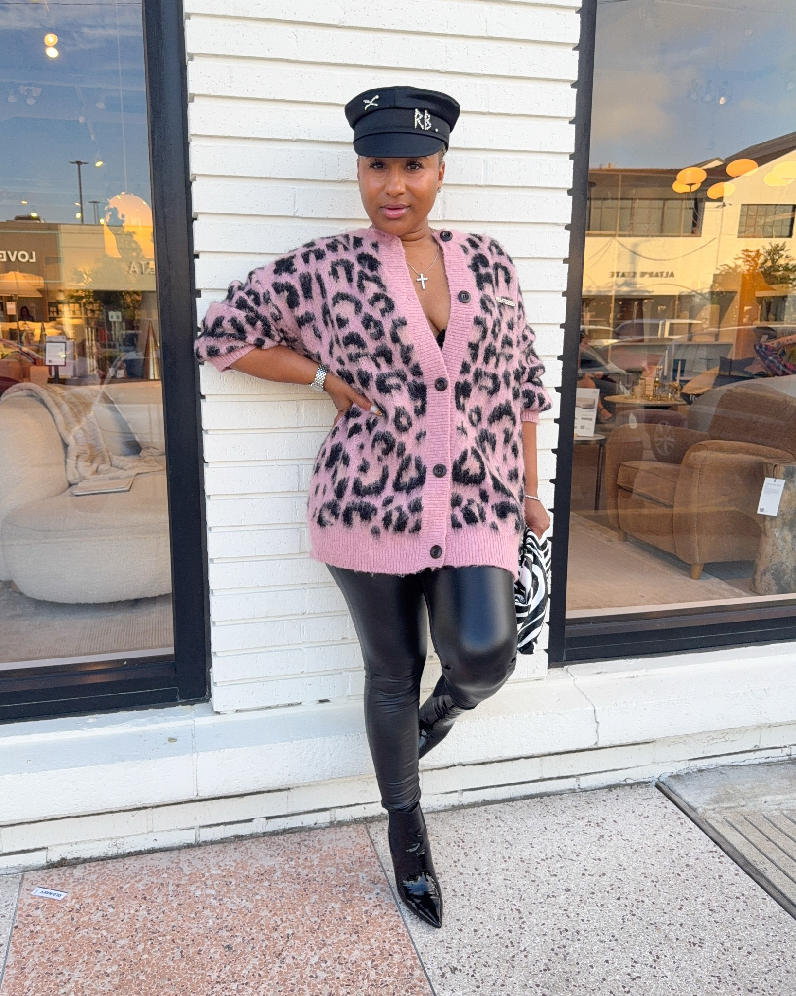 This is my favorite hat brand and oversized clutch.

#LTKWorkwear #LTKHoliday #LTKdayinmylife