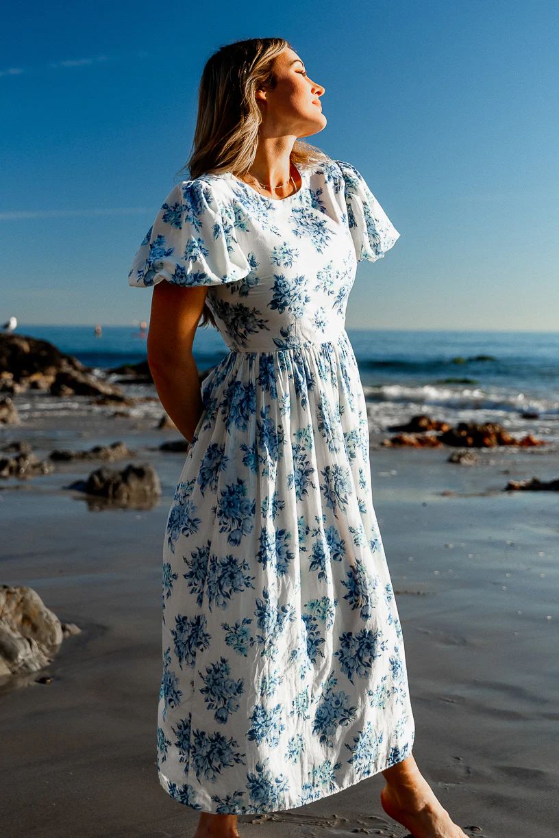 Odette Dress in Blue Floral | Ivy City Co