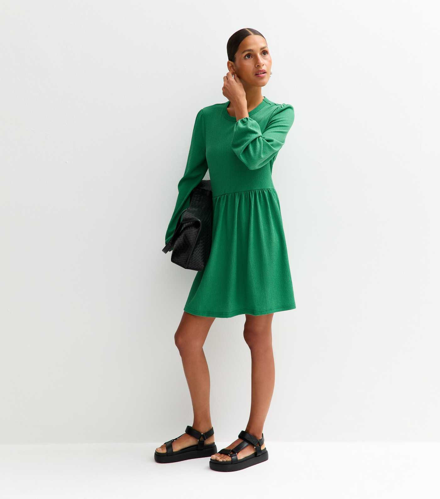 Green Crinkled Mini Smock Dress | New Look | New Look (UK)