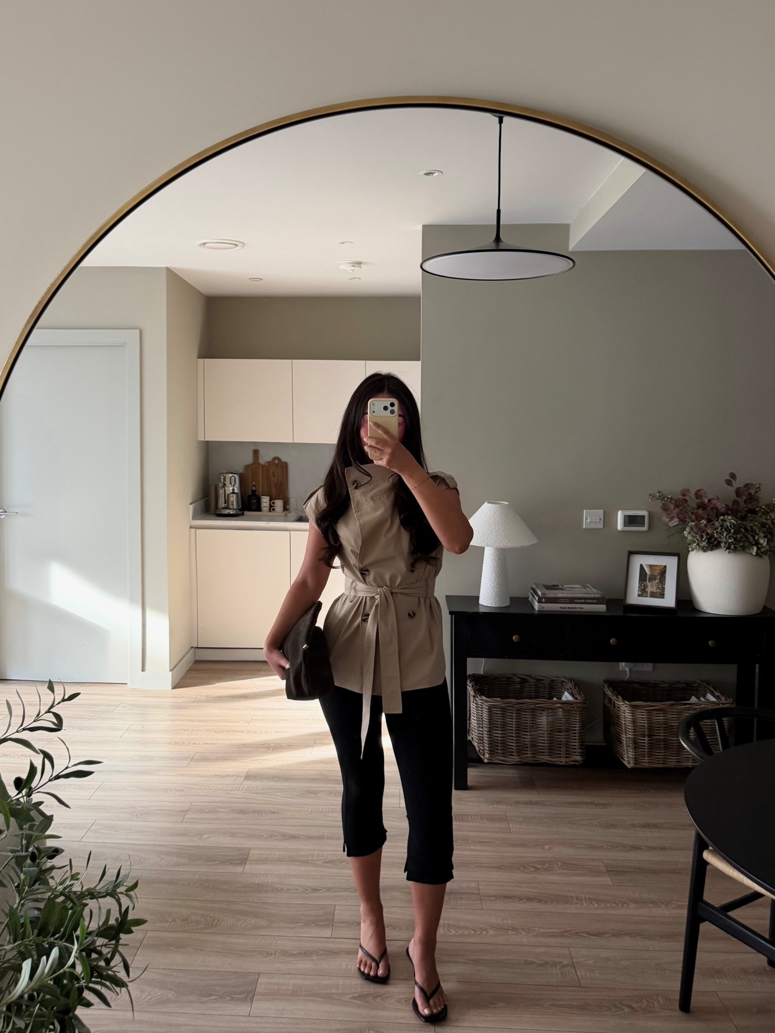 OOTN 🖤 I wear a size S in the jacket & capris x

Spring outfits, spring evening outfits, concert outfits, Olivia Dean outfits, date night outfit, capri leggings, trench jacket, funnel neck jacket, suede bag

#LTKuk #LTKsummer #LTKspring