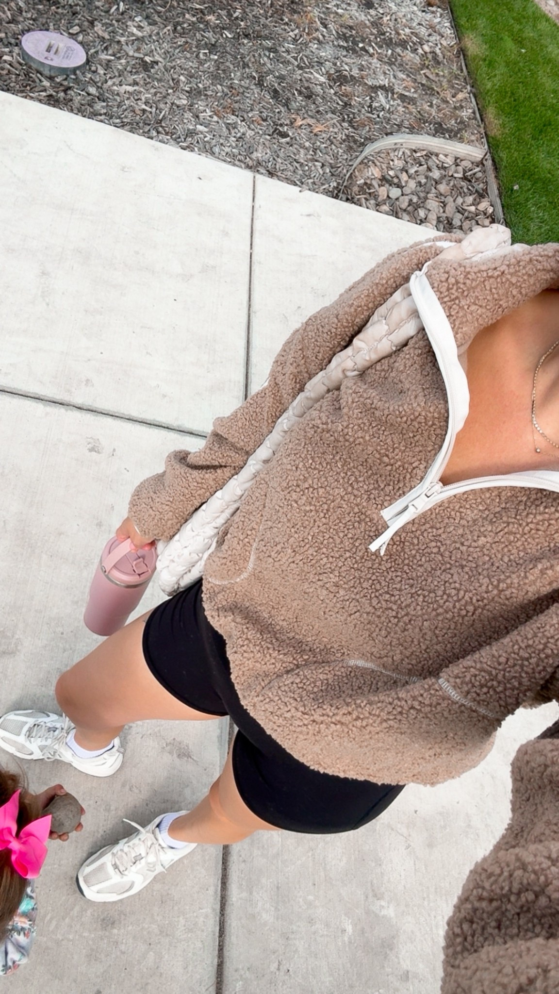 Casual outfit, walk outfit, fall casual outfit, Sherpa quarter zip

Size smalll