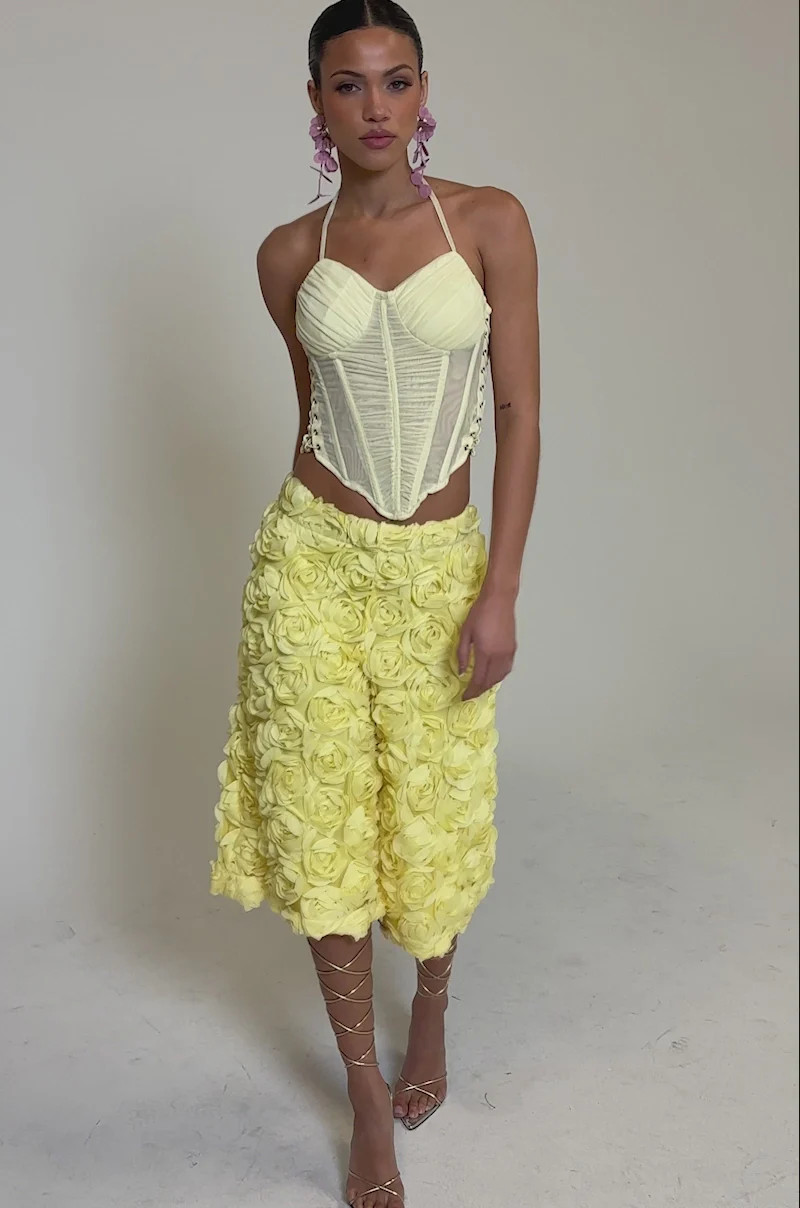ROSE PETAL BERMUDA SHORT | AKIRA