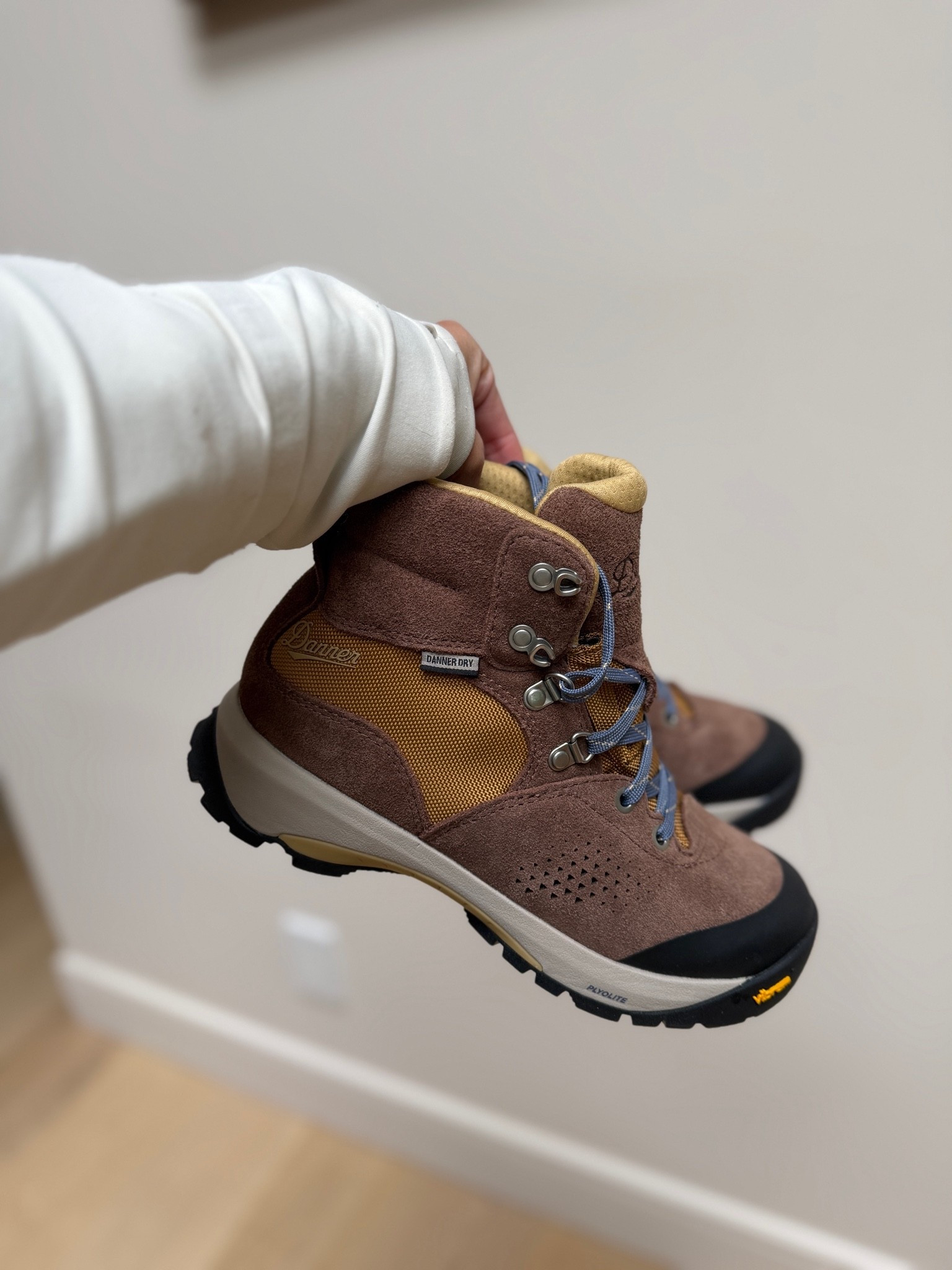 Summer hiking boots 
Danner hiking boots

#LTKootd #LTKfitnessgoals #LTKActive