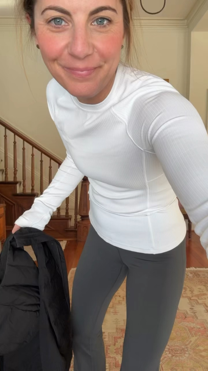 The Super-High-Rise Flared Pant – so comfortable you’ll want to wear them everywhere. Paired with the Rulu Ribbed Long Sleeve, the ultimate layering piece, this is my go-to outfit for casual walks. Stylish, comfy, and perfect for staying active while looking put together. 🖤

#LTKWinterStyle #lululemoncreator #ad #lululemon @lululemon

#LTKStyleTip #LTKActive #LTKFitness