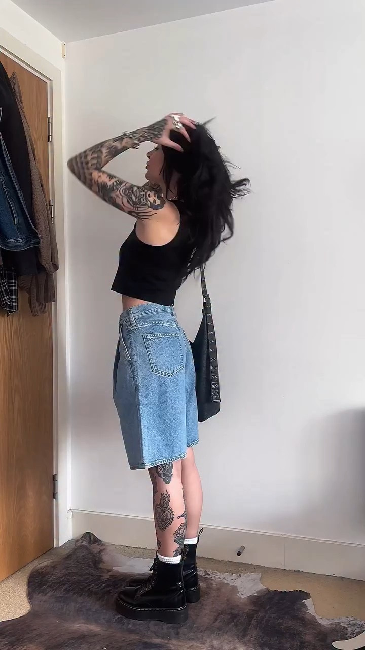 jorts & sorts 🤙🏼

tank @primark 
jorts @agolde 
bag @urbanoutfitters 
-
-
-
#altstyle #styleinspo #inkedwomen

#LTKshoes #LTKuk #LTKspring