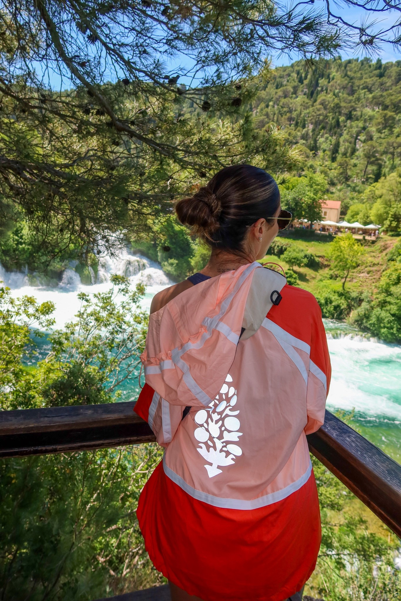 LOVED this windbreaker! Wore it several times. Especially love the reflective logo on the back! #FPMovementPartner @fpmovement

