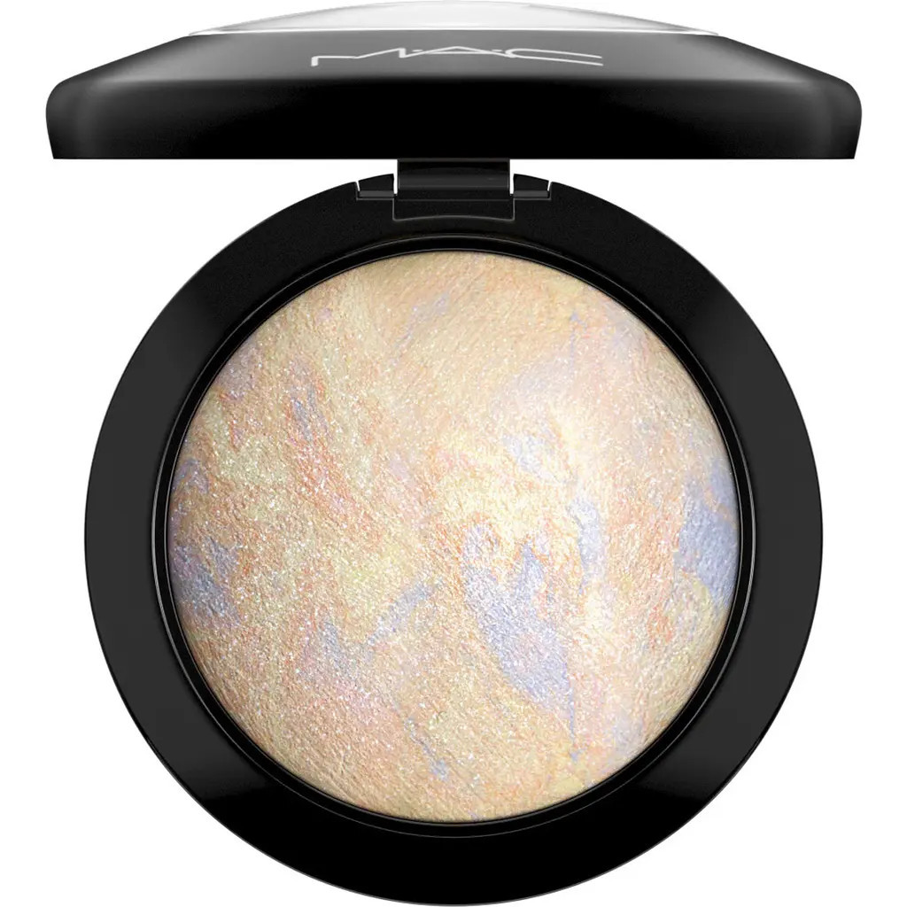 MAC Cosmetics Mineralize Skinfinish Powder Highlighter in Lightscapade. at Nordstrom | Nordstrom