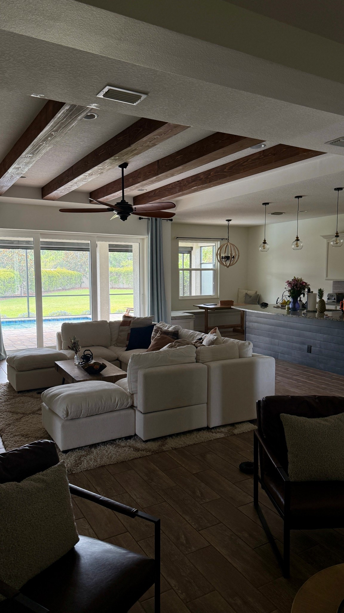 couch!! 🤍

#LTKHome #LTKOver40