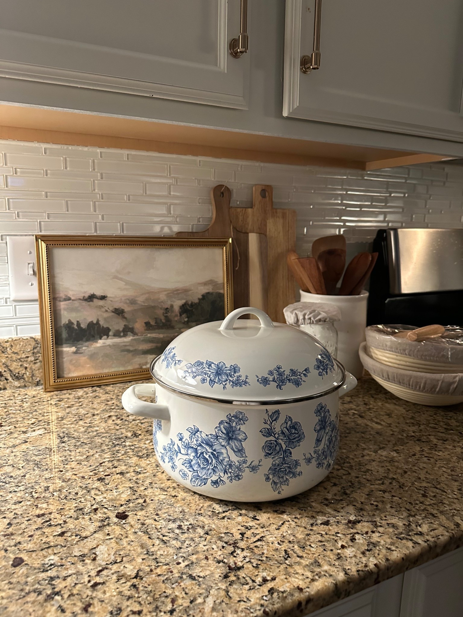 Is this not the CUTEST Dutch oven?! 

I got it for my sourdough journey and I can’t get over it. It’s from Walmart!! 



#LTKHome #LTKfoodie