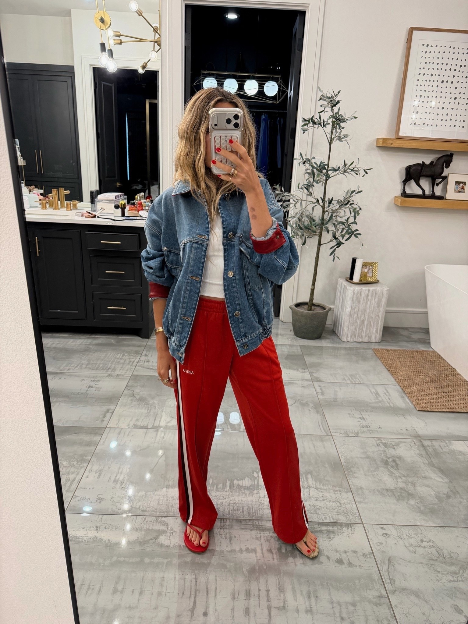 The red pants are sold out, but they have other colors in stock! 

Aritzia outfit, everyday style, effortless fashion

#LTKOver40 #LTKootd