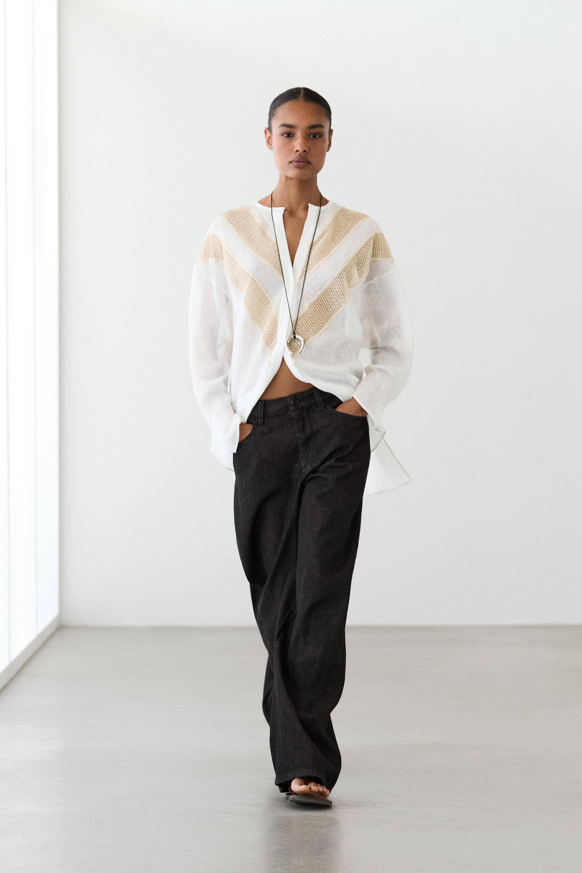 Flowing linen blend shirt with appliqué detail | Massimo Dutti US