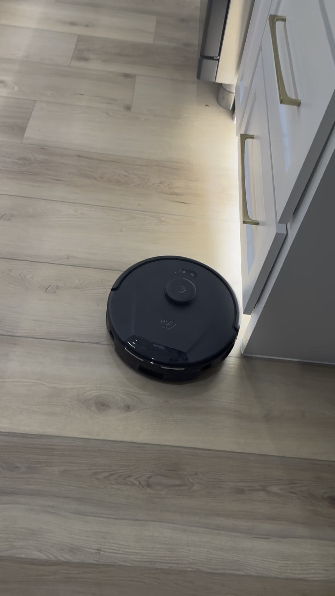 Obsessed with my Eufy! Watch as it cleans under my oven, a necessity. 👏🏼😍

#eufy #amazon #amazonhome

#LTKHome