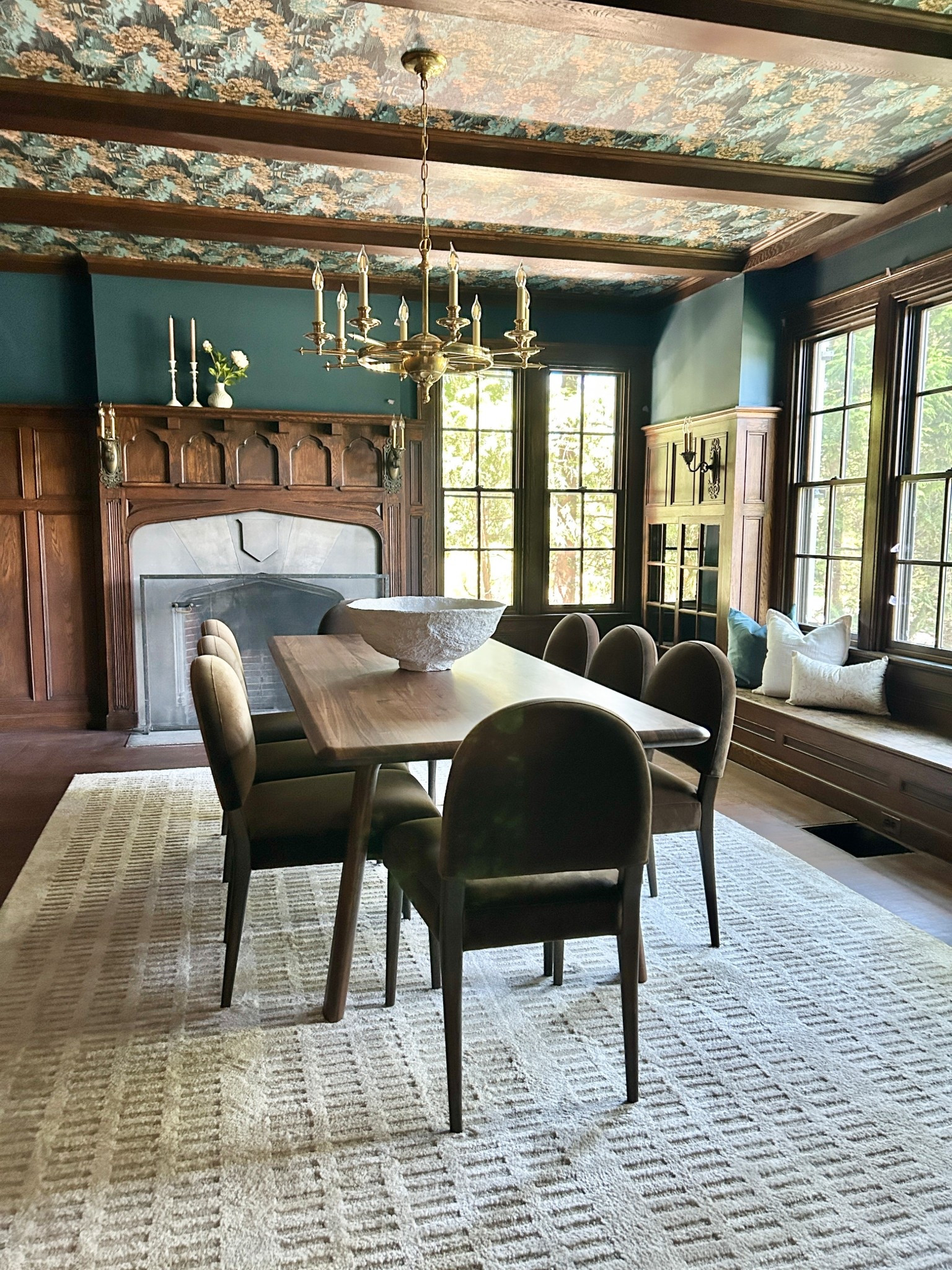 Moody elegant dining room. Rounded velvet dining chairs, large wood dining table.  

#diningroom #diningchairs #diningtable

#LTKHome