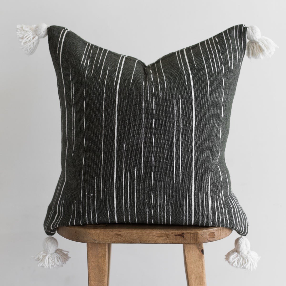 Tyra - 22" Moroccan Pillow Cover | Woven Nook