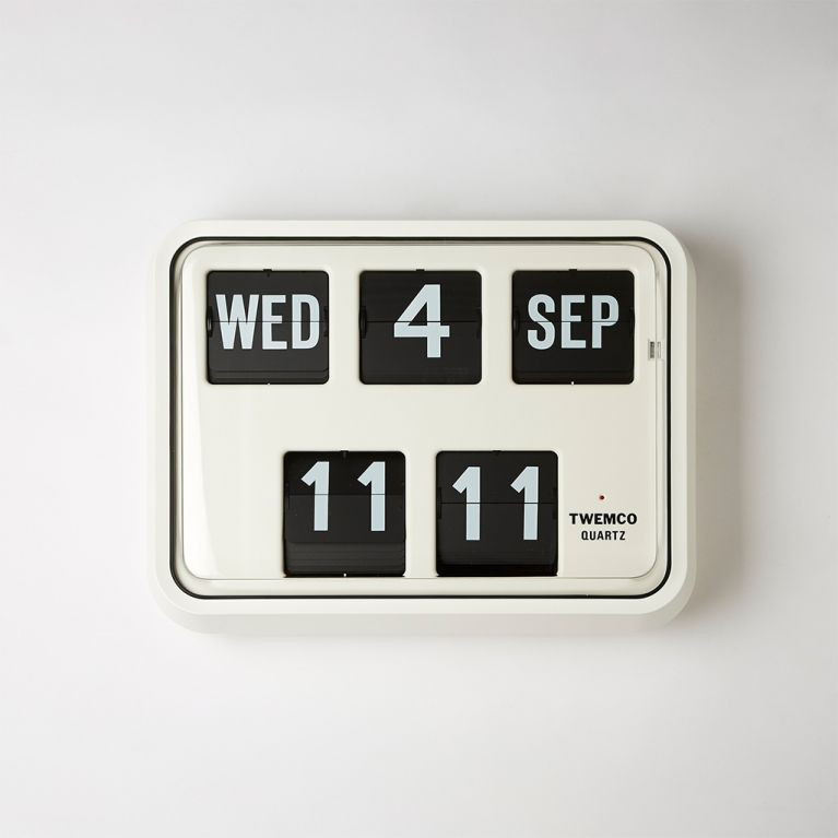 Series 17 Flip Clock & Calendar White | The Conran Shop (UK & FR)