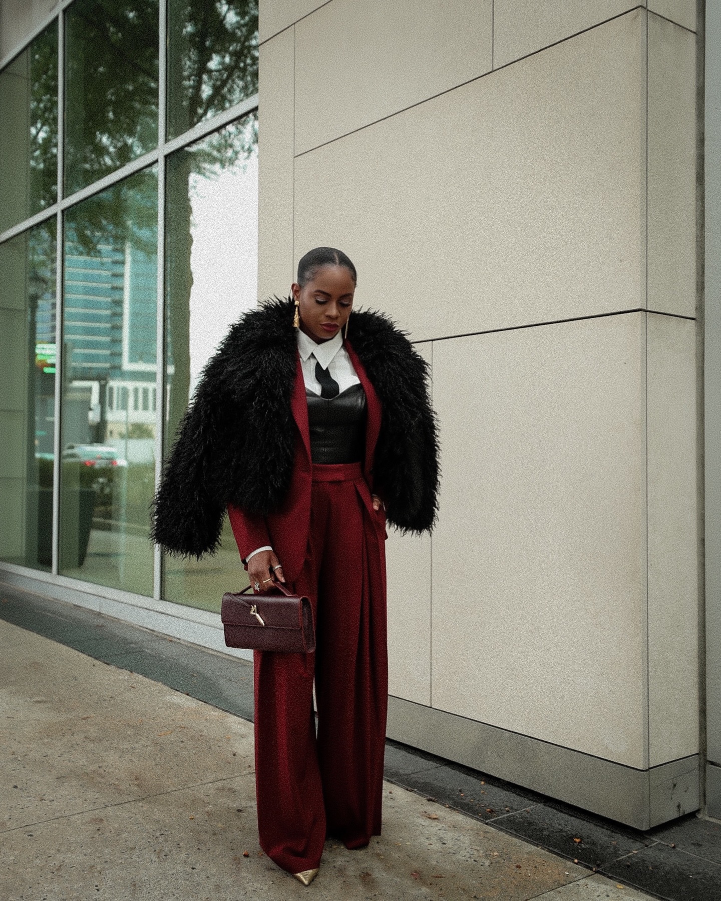 It’s not the price tag, darling — it’s the energy. Looking good is a state of mind.

#awedbymonica #fashionblogger #fallfashion 

#LTKStyleTip #LTKOver40