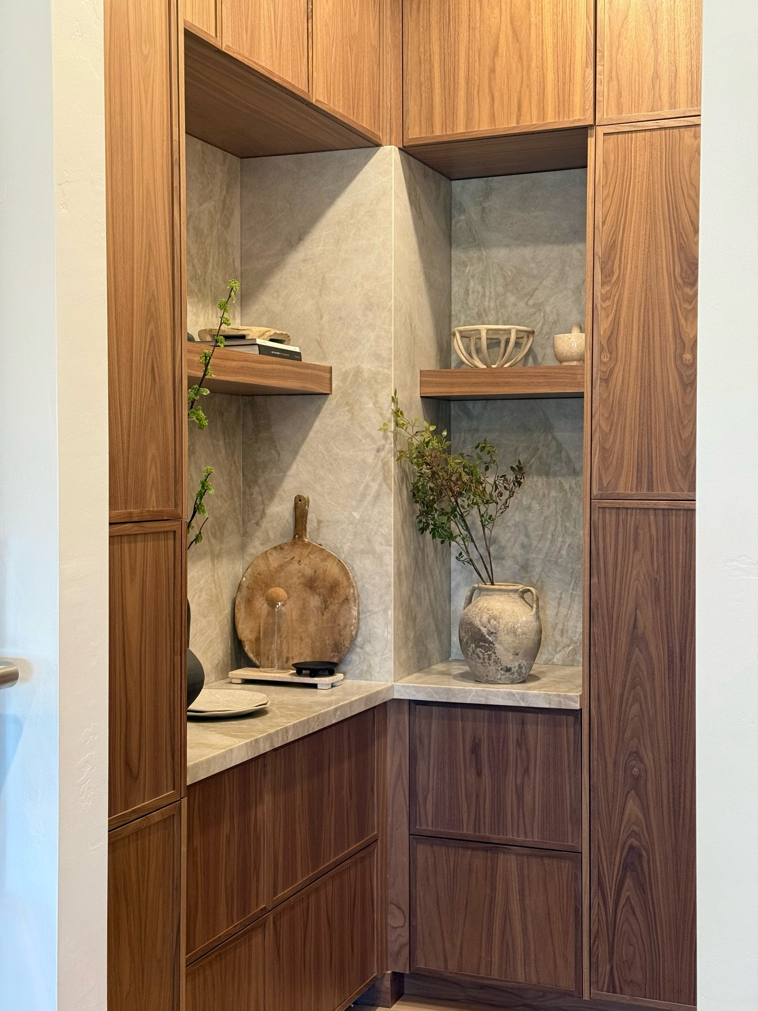 The distressed vase is unable to link, but I linked similar below! 