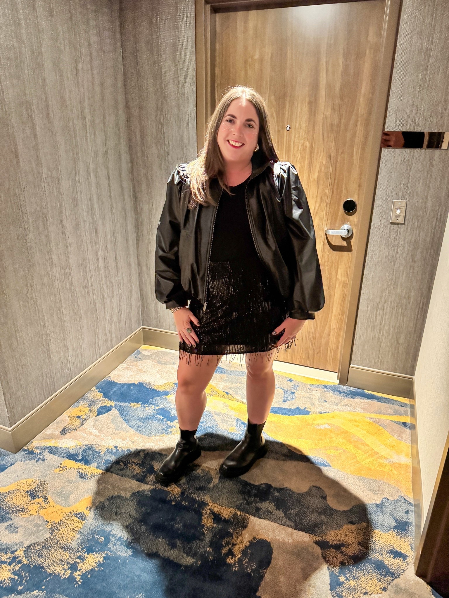 Concert outfit inspo that’s comfy and cute 🎶 Linked my look + affordable options on LTK! #ConcertFashion #LTKstyle

Bodysuit, sequin skirt, leather jacket, combat boots, silver jewelry 


#LTKMidsize #LTKFindsUnder50 #LTKOver40