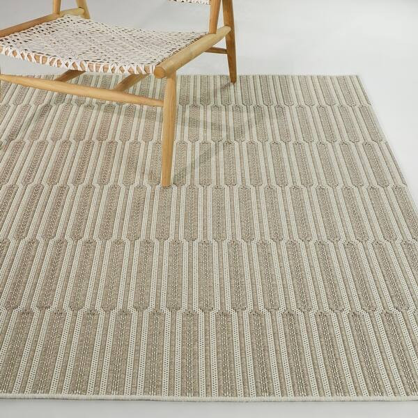 Marcelo Abstract Stripe Indoor/ Outdoor Area Rug - Overstock - 34617309 | Bed Bath & Beyond