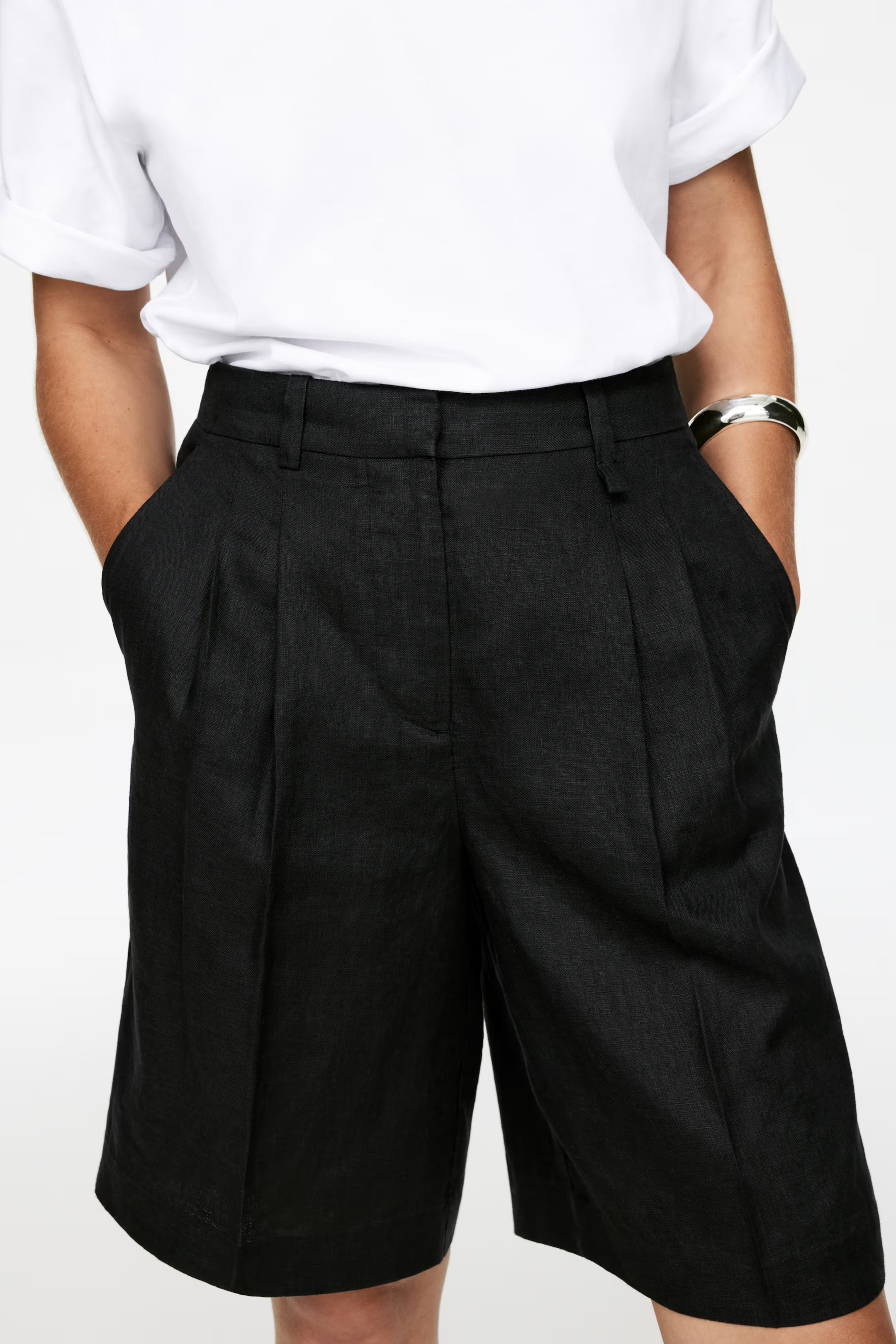 Linen Shorts | H&M (UK, MY, IN, SG, PH, TW, HK)