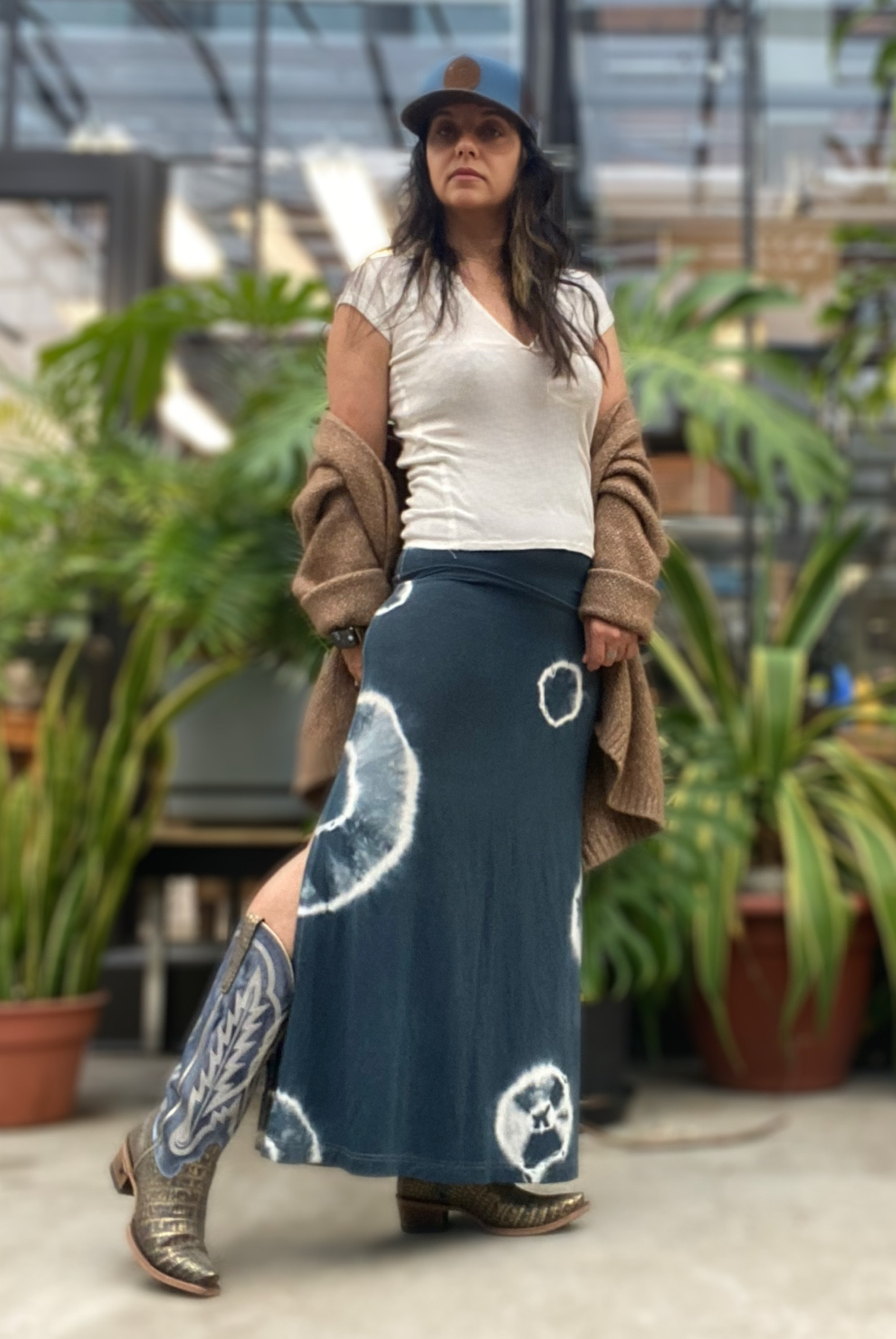 It’s all about the boots!  Casual western flare 🌻

Boots 7 | Skirt S | Cap OS

Shirt S by @Freepeople 
Skirt @christymcmasterdesigns
Cap @hooeybrands

#westernstyle #westernfashion #westernoutfits #cowgirlstyle #cowgirlchic #cowgirlfashion #cowgirlboots #fypi


#LTKSaleAlert #LTKShoeCrush #LTKStyleTip