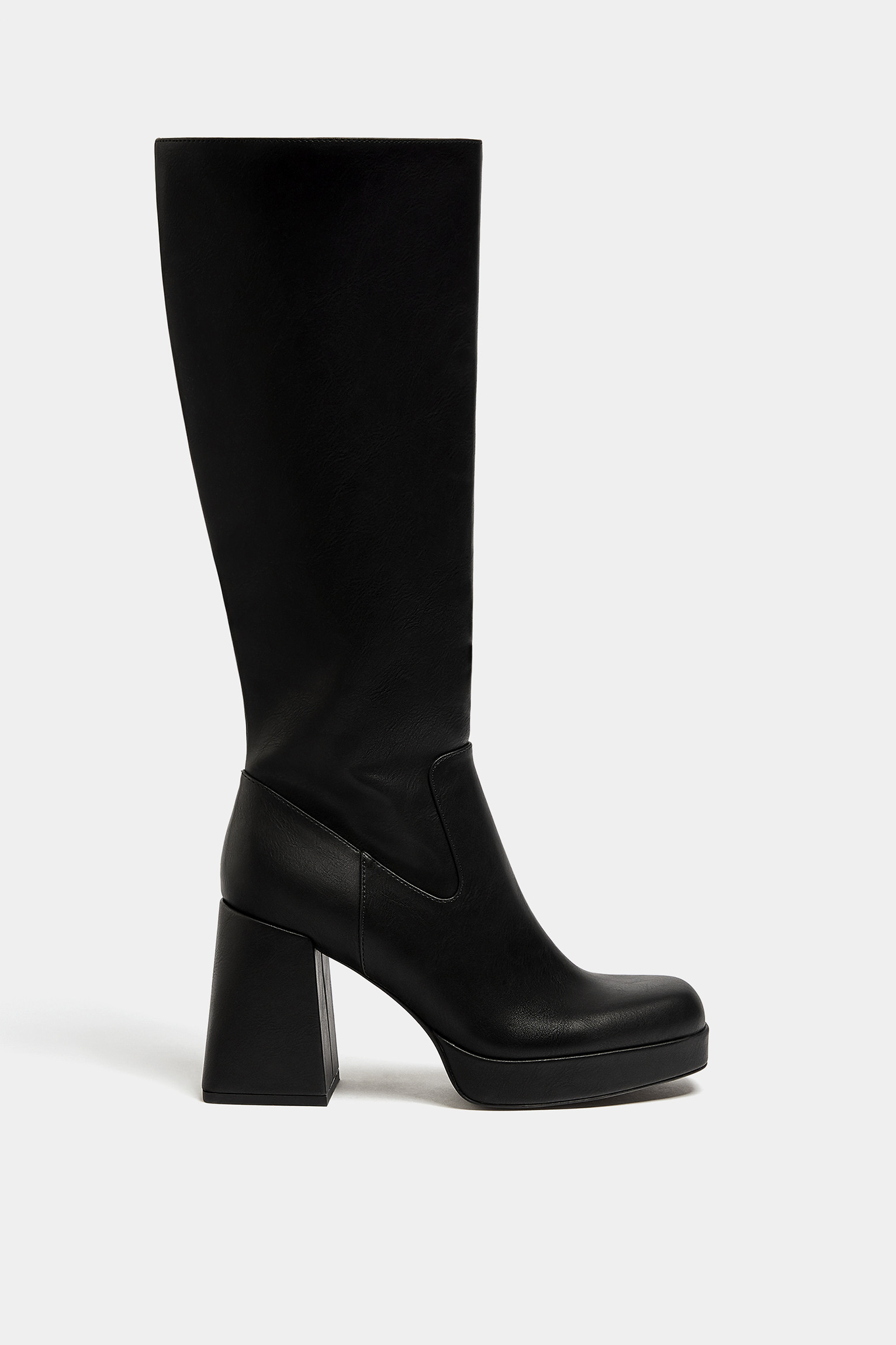 High-heeled boots | PULL and BEAR UK