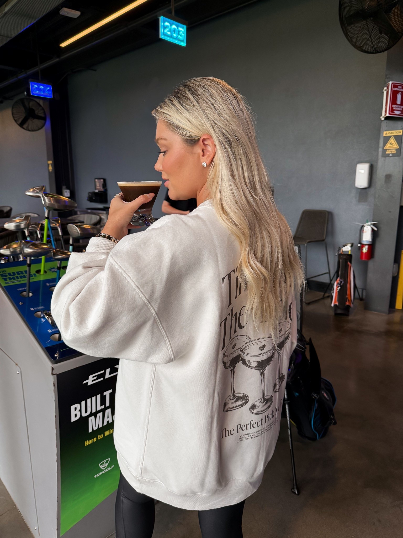 Wearing size medium in this espresso martini sweatshicoffee

#LTKFindsUnder100 #LTKSaleAlert