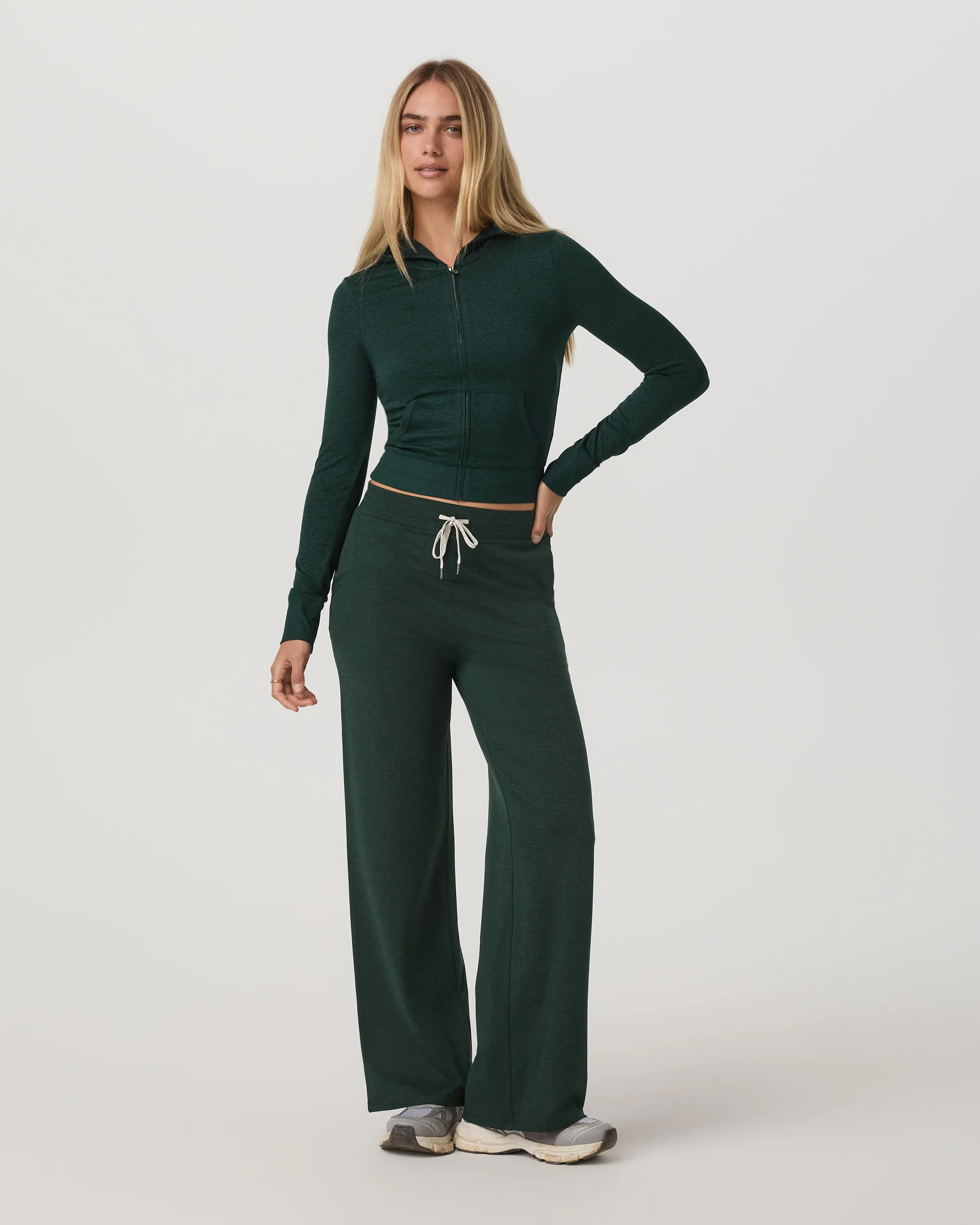 Halo Essential Wideleg Pant | Vuori Clothing (US & Canada)