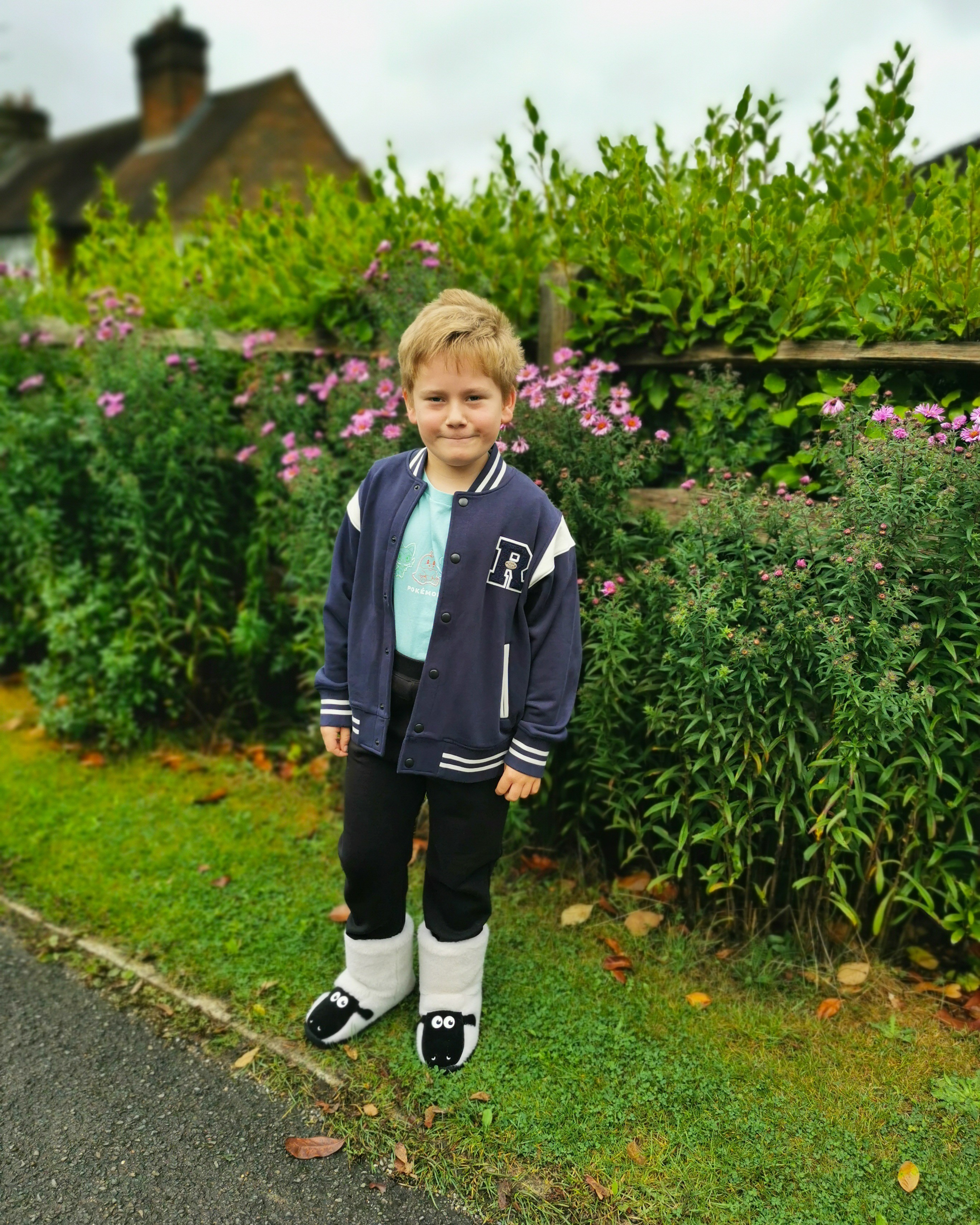 Weekending in style in Surrey 🌿How cool is that jacket and those SHAUN THE SHEEP boots 🐑👀

#LTKeurope #LTKautumn #LTKkids
