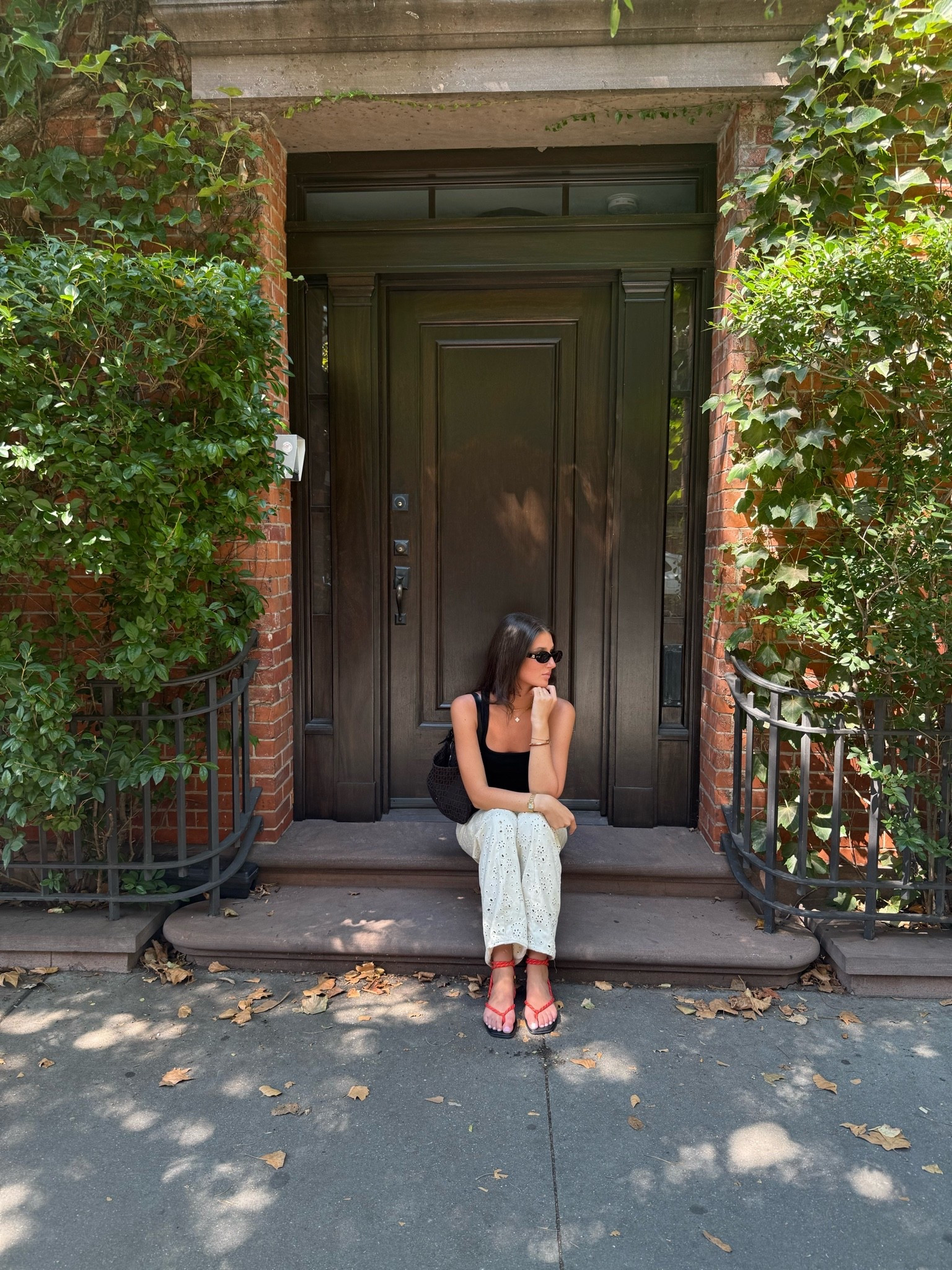 west village nyc

Steve Madden ivory jeans with black tank and Veronica Beard red sandals.
