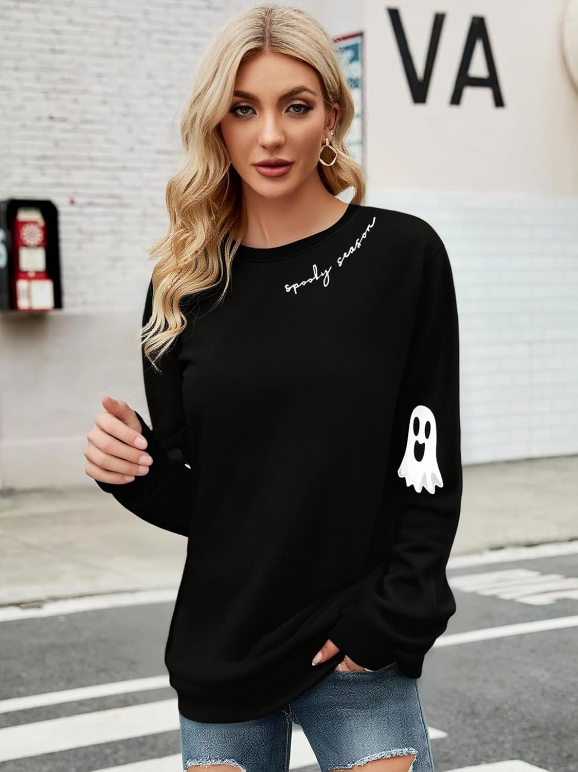 Halloween Spooky Season Sweatshirts for Women Halloween Ghost Sweatshirt Cute Ghost Graphic Crew-Neck Pullover Tops | Amazon (US)