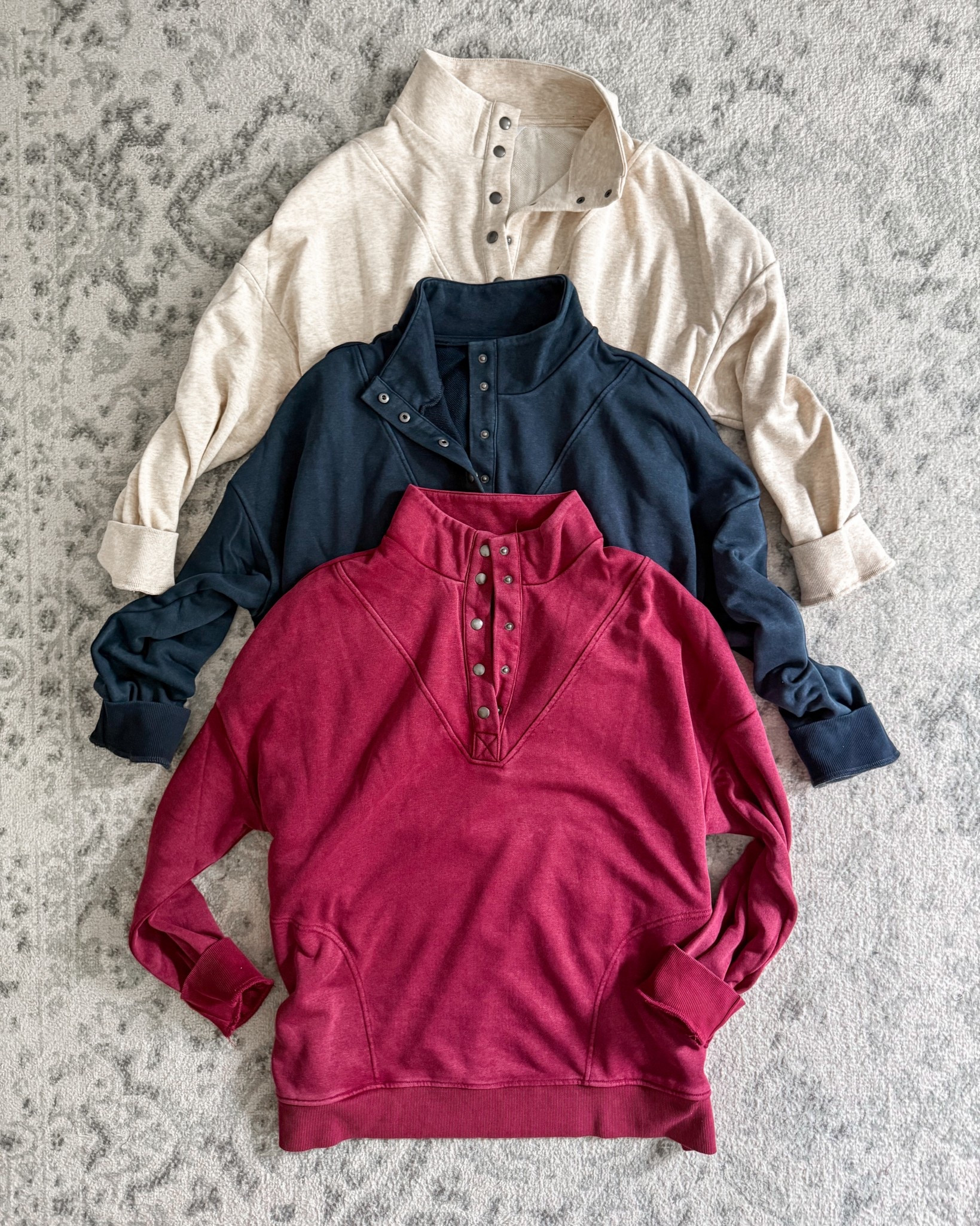 $18 tunic sweatshirt with Aerie vibes, I size up to an XL

#LTKActive #LTKSeasonal #LTKOver40
