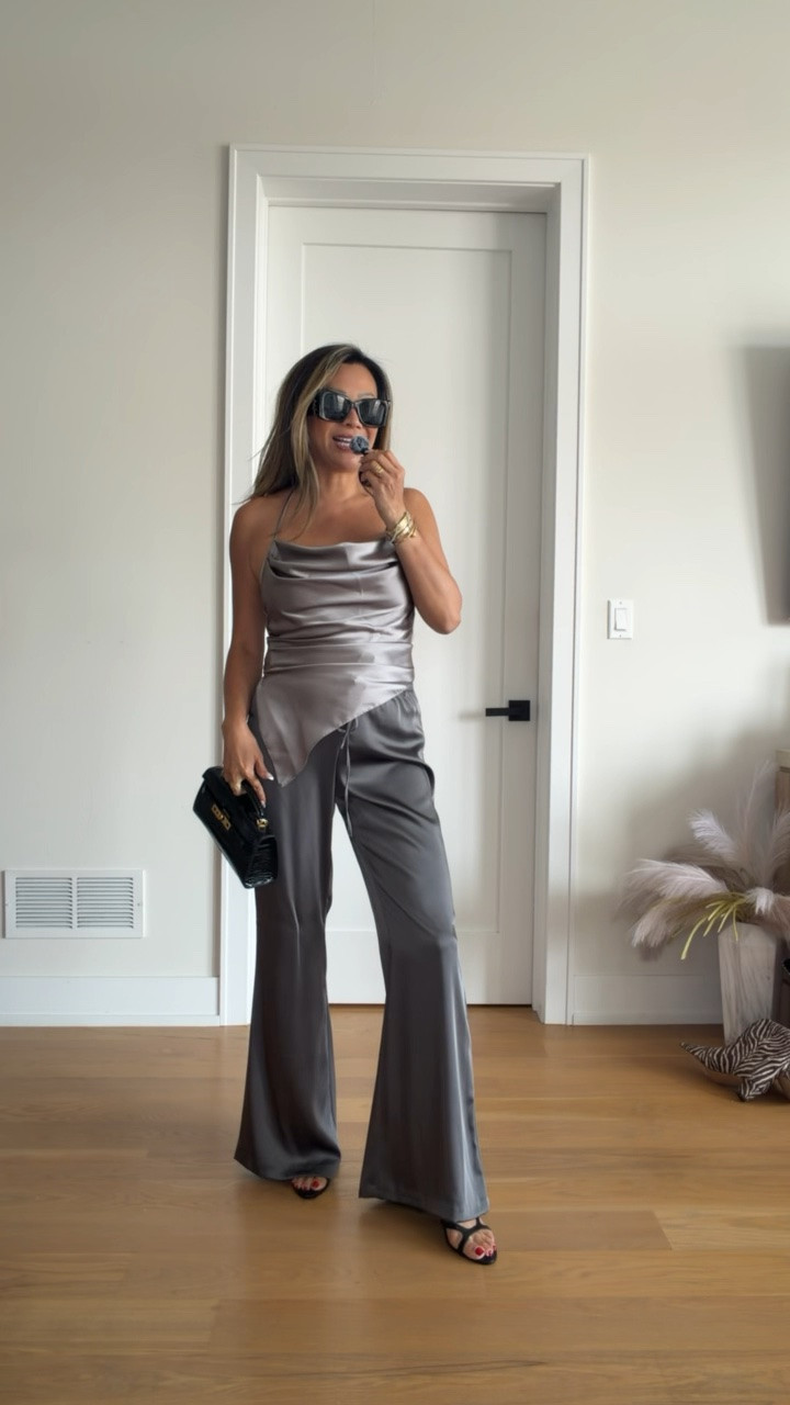 Stunning grey set from Zara!

#LTKSeasonal #LTKOver40