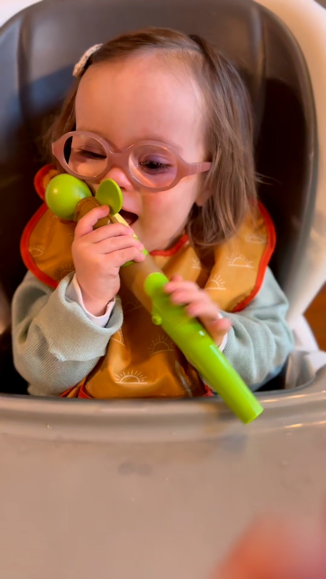 @talktoolstherapy sent Briar these itsy rings to try, and they’ve been such a great addition to our mealtimes. The shape works so well for little hands that are still learning and I love the different textures for my sensory-seeking girl 🙂

We’ve been spending extra time at the high chair, slowly moving beyond purées and toward feeding herself independently. With the help of therapy and these itsy rings, Briar has been bringing food to her mouth independently for a week now, and I am just so proud 🤍 

#downrightperfect #talktools #theluckyfew #downsyndromeawareness #nothingdownaboutit
