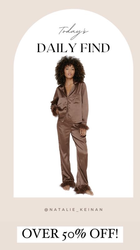 Over 50% off these brown satin feather pajamas!! 



#LTKGiftGuide #LTKsalealert #LTKCyberweek