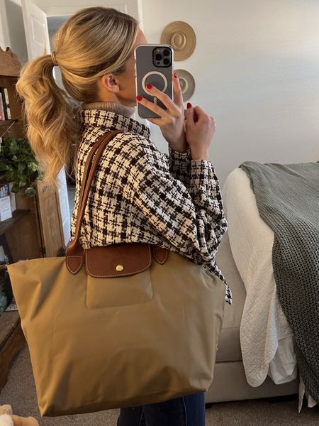Jacket size small, I linked similar from Amazon! 

Longchamp bags are my favorite! I bought mine from Nordstrom and have been using it for over a year! 

Spanx jeans size xs tall! I am 5’10!

Amazon outfits, longchamp bags, winter outfit, holiday outfit 



#LTKfindsunder100 #LTKfindsunder50